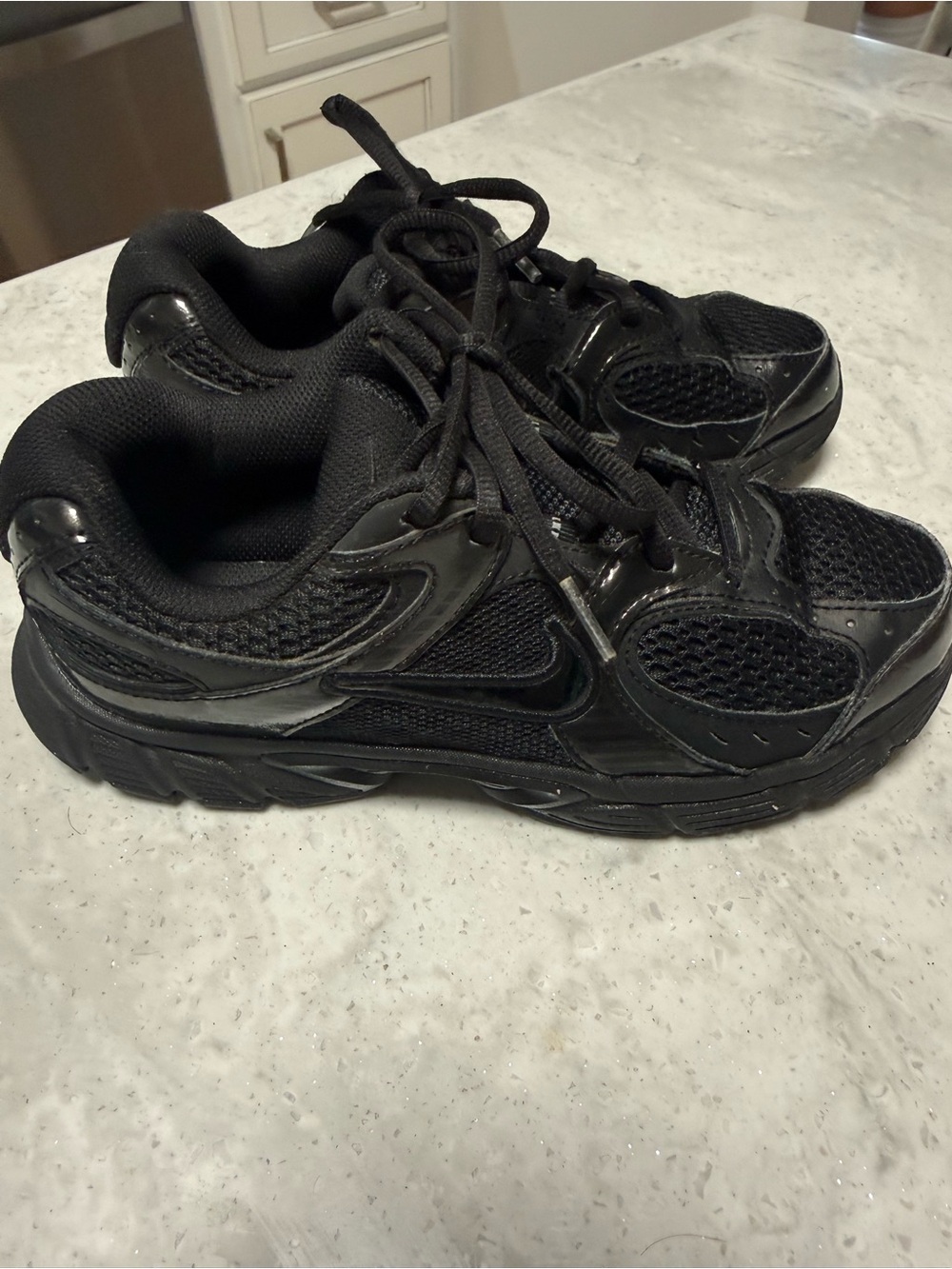 Nike V5 RNR Boys size 4